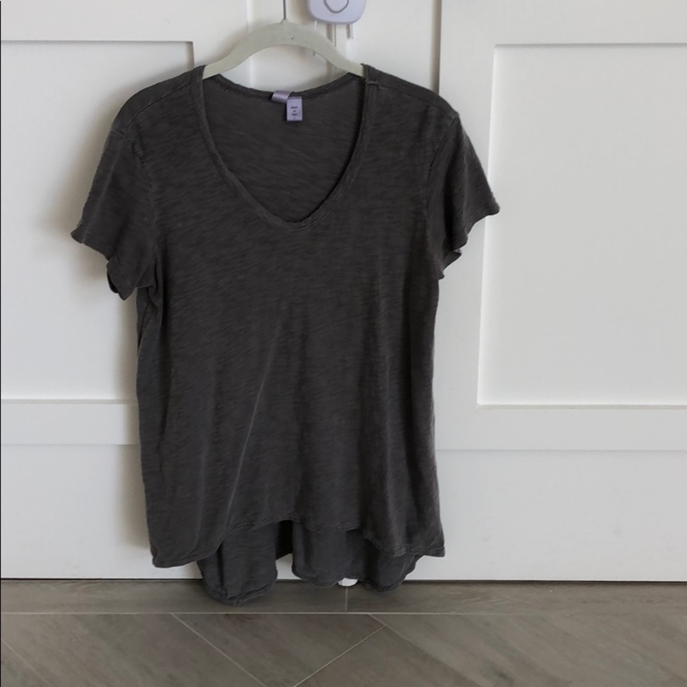 Short sleeve slanted hem